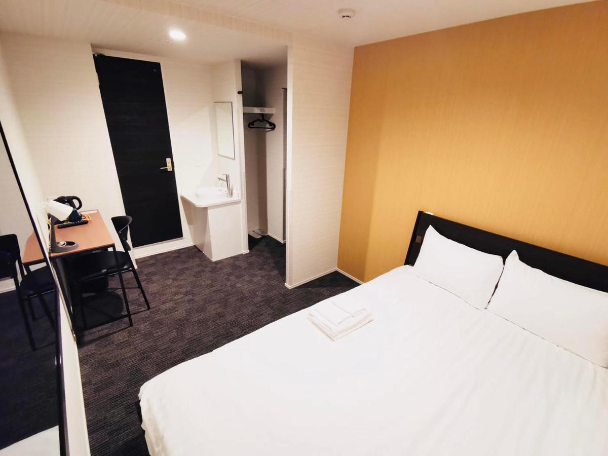 Glou Higashi Shinjuku Hotel Tokyo Exterior photo
